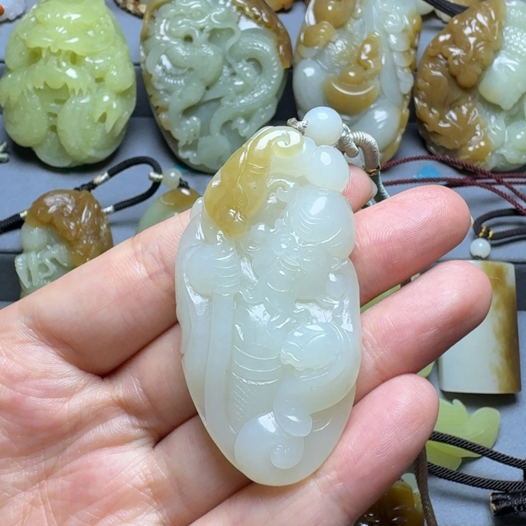 颈饰未镶嵌和田玉