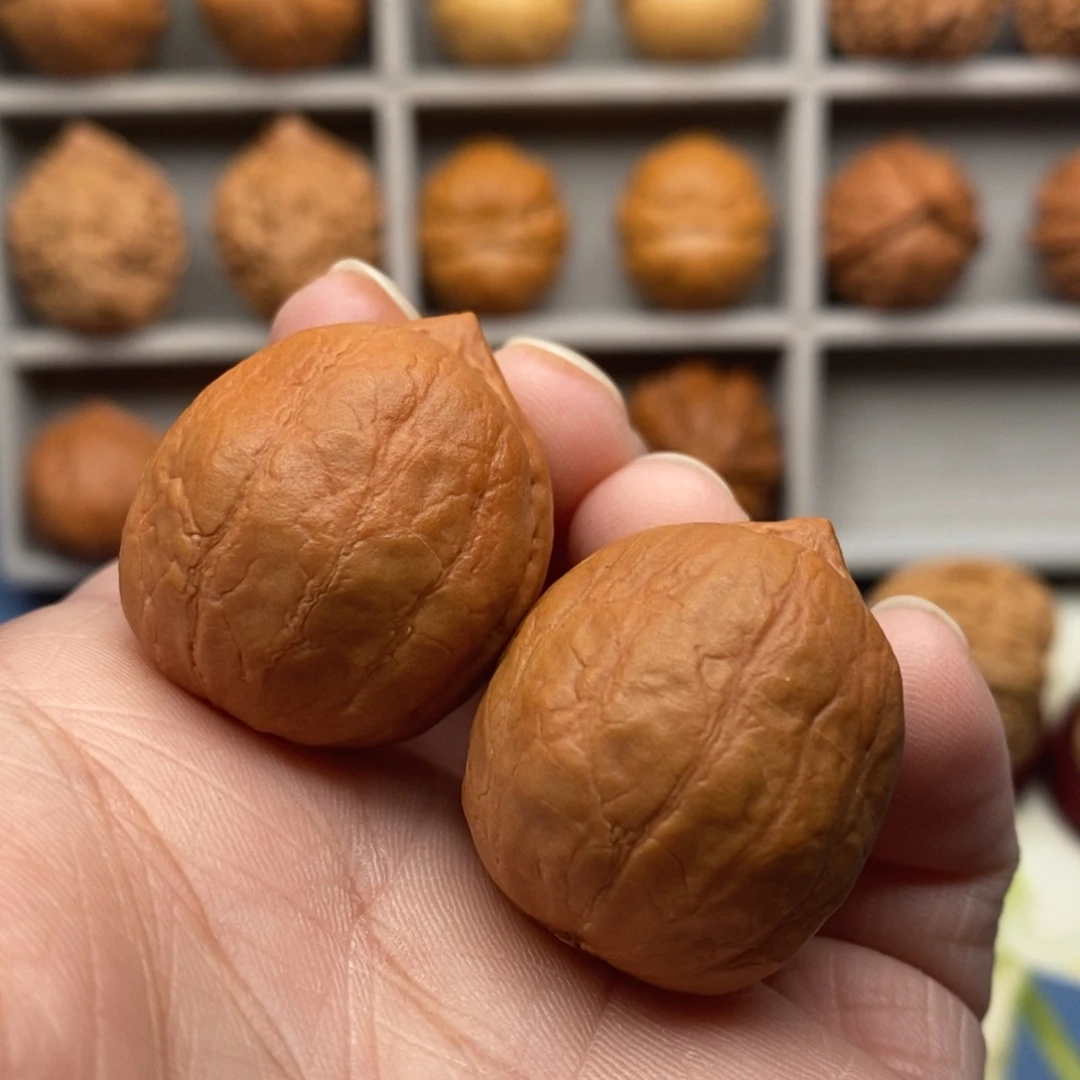 文玩核桃把件赤面僧