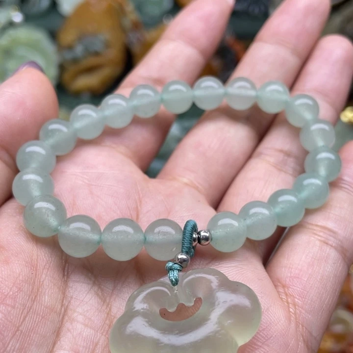 蛇纹石玉未镶嵌吊坠