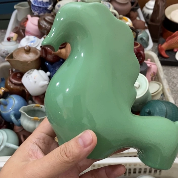 陶瓷艺术品及陶瓷制品，