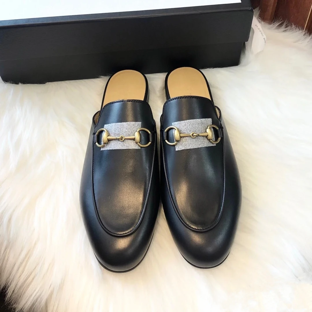 423513 哥哥  黑色小牛皮经典马蹄扣乐福拖鞋女