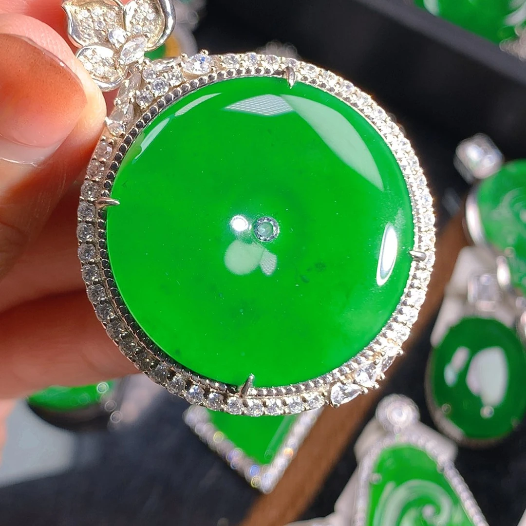 翡翠吊坠(不含链)未镶嵌