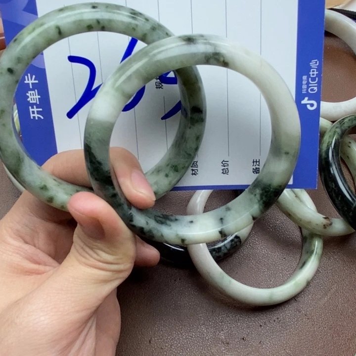 小***窝独山玉未镶嵌手镯