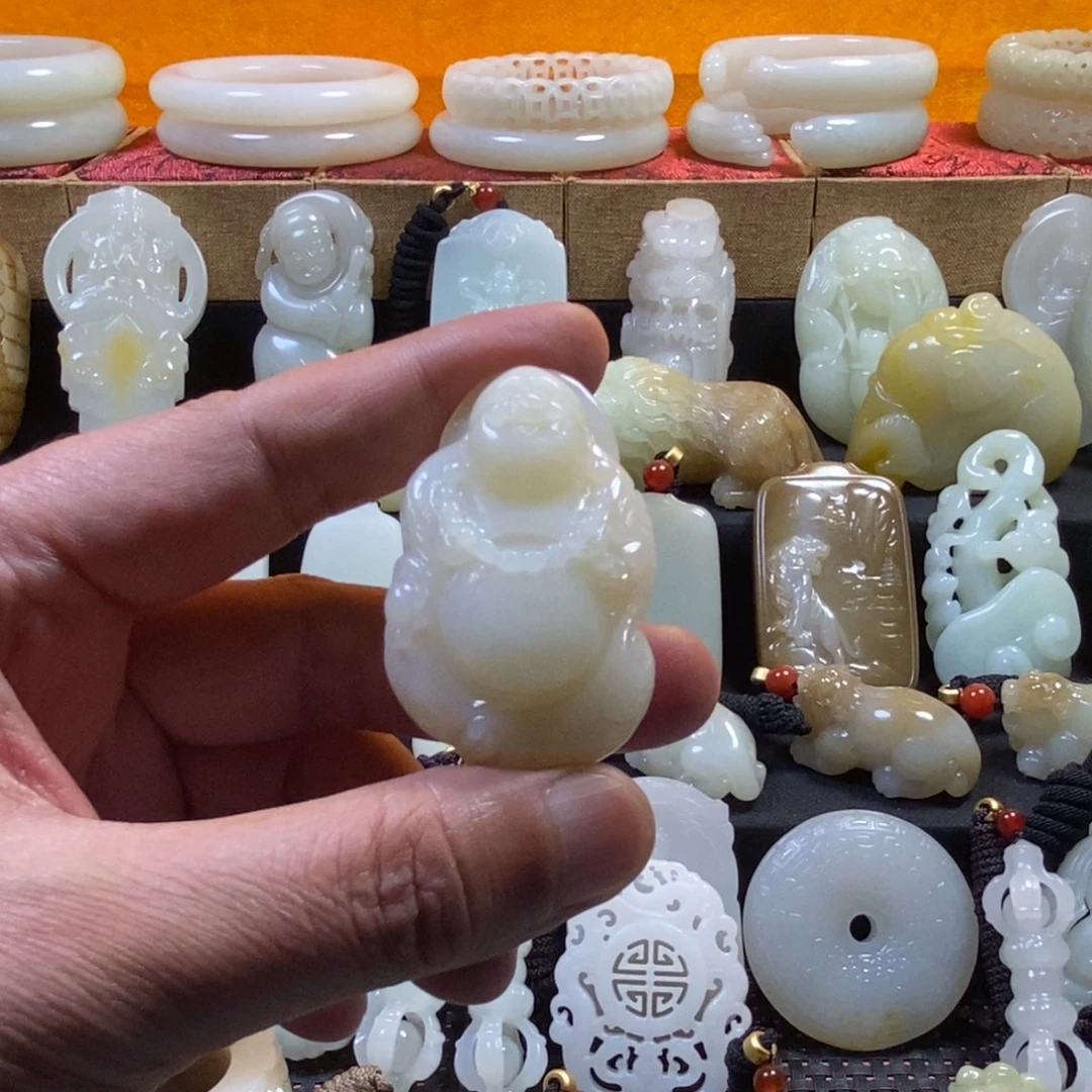 天***在和田玉未镶嵌挂件