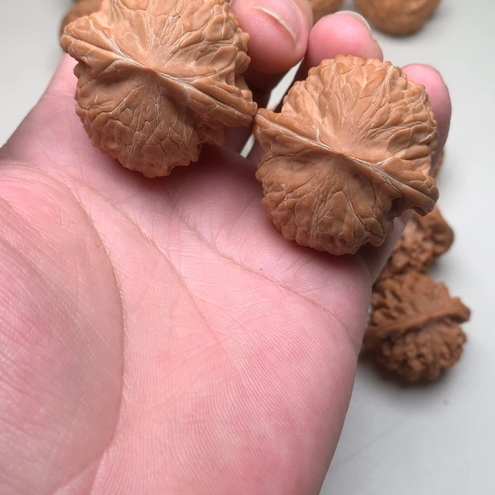 文玩核桃吊坠血凤凰42