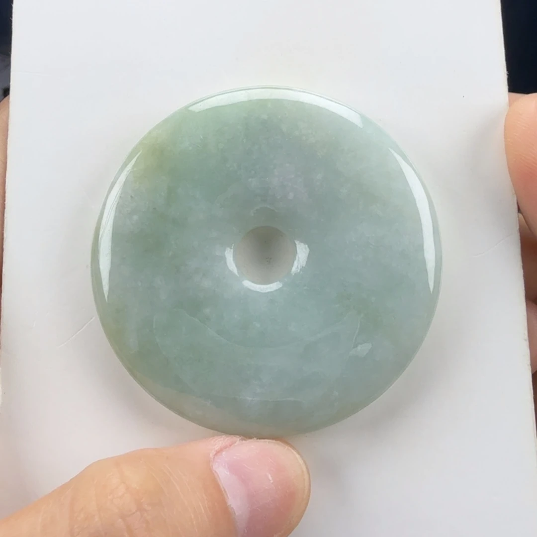 翡翠挂件未镶嵌翡翠