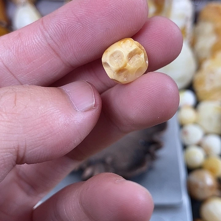 琥珀未镶嵌裸石我