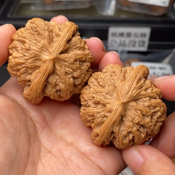 文玩核桃把件47粗筋矮桩