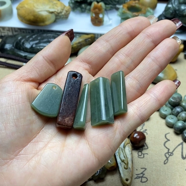 透闪石质玉手把未镶嵌蝈*