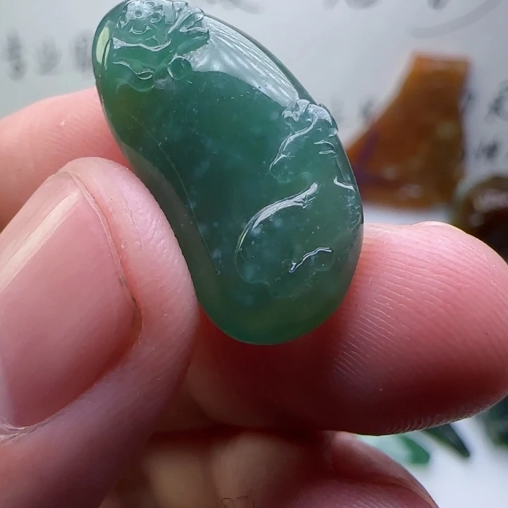 你***了定制翡翠未镶嵌工