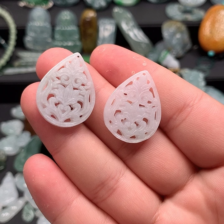 翡翠未镶嵌颈饰翡翠首饰