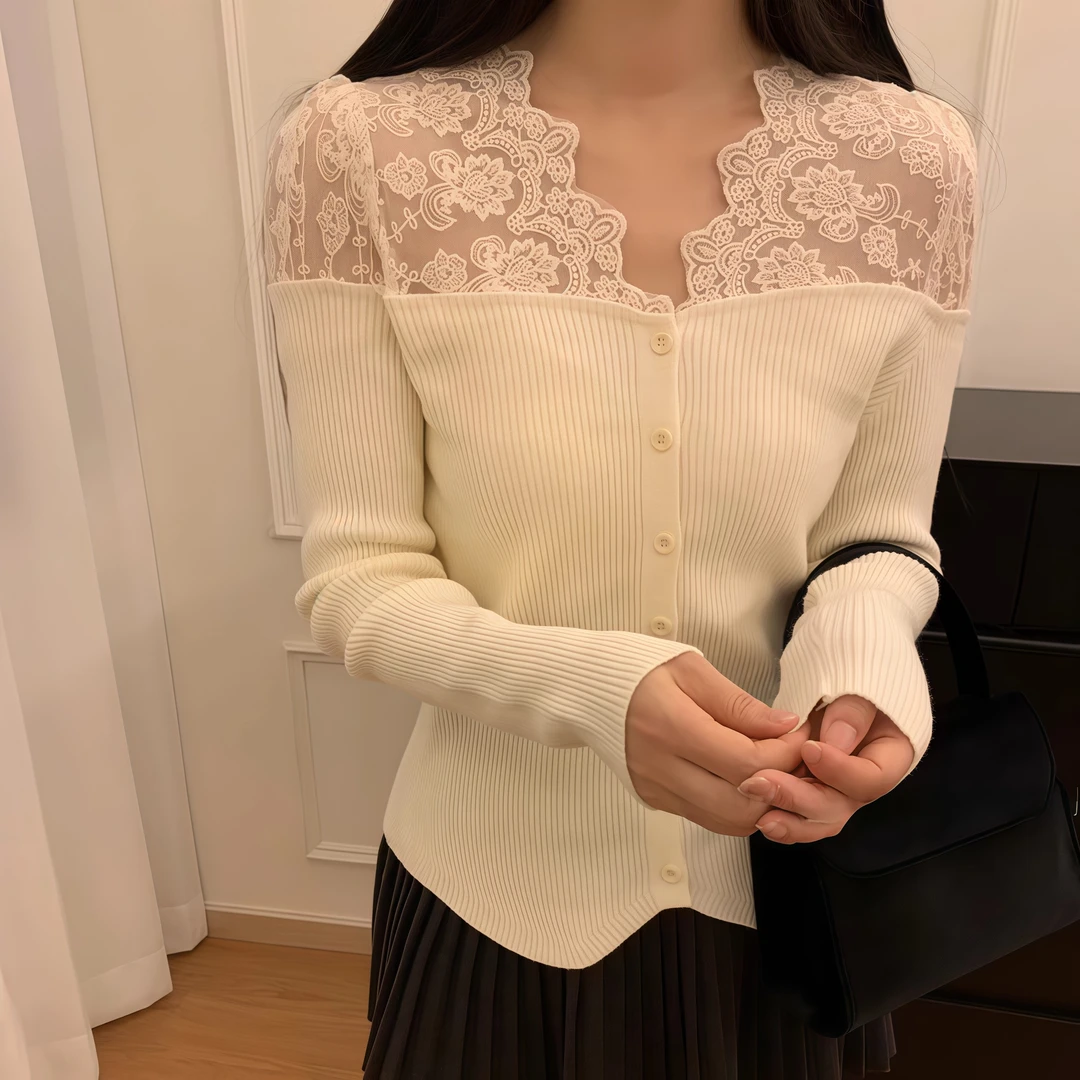 法式设计感V领蕾丝花边拼接长袖针织衫女春季新款时尚气质打底衫