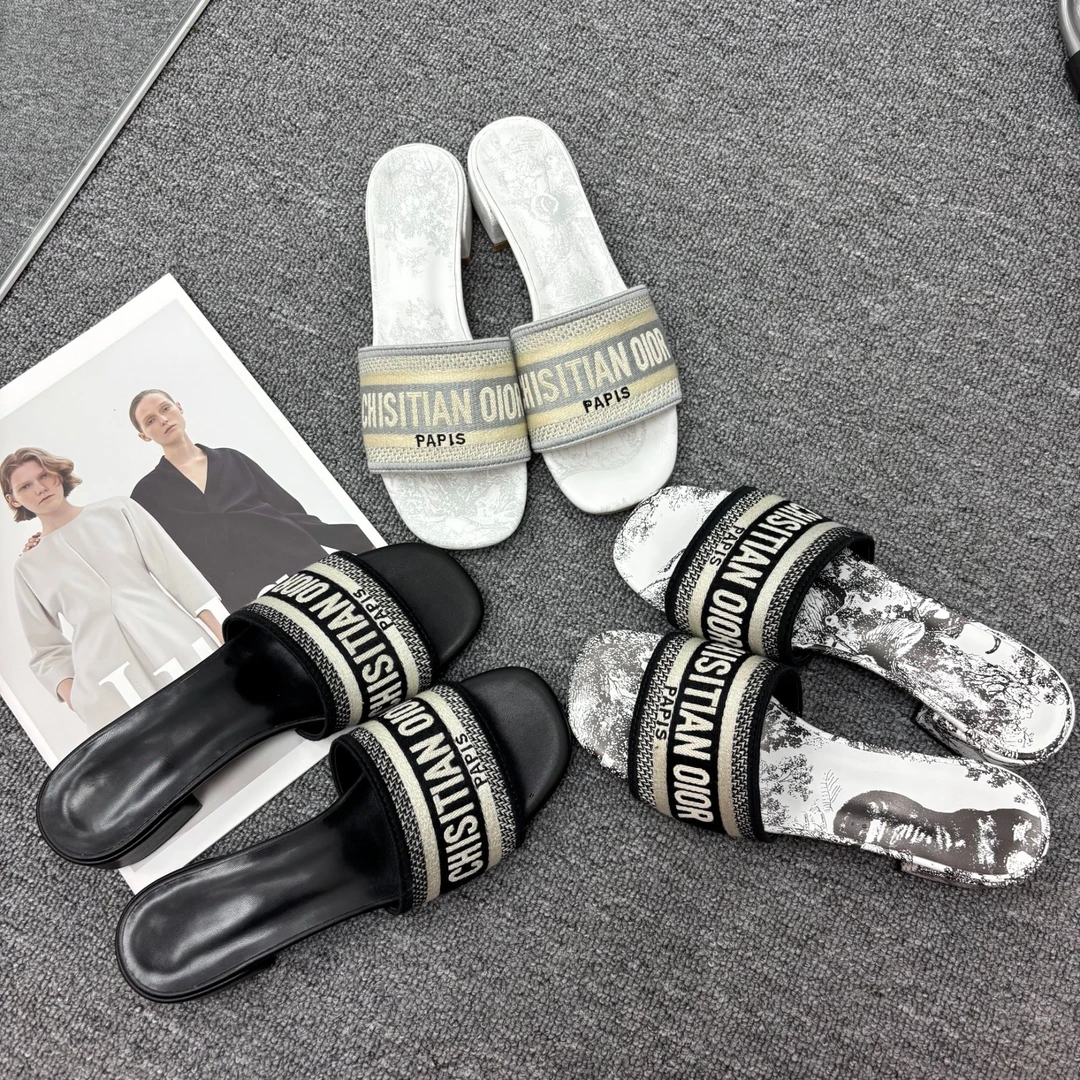 【三公分】粗跟刺绣一字型字母夏季一字拖沙滩鞋女鞋高质感穿搭