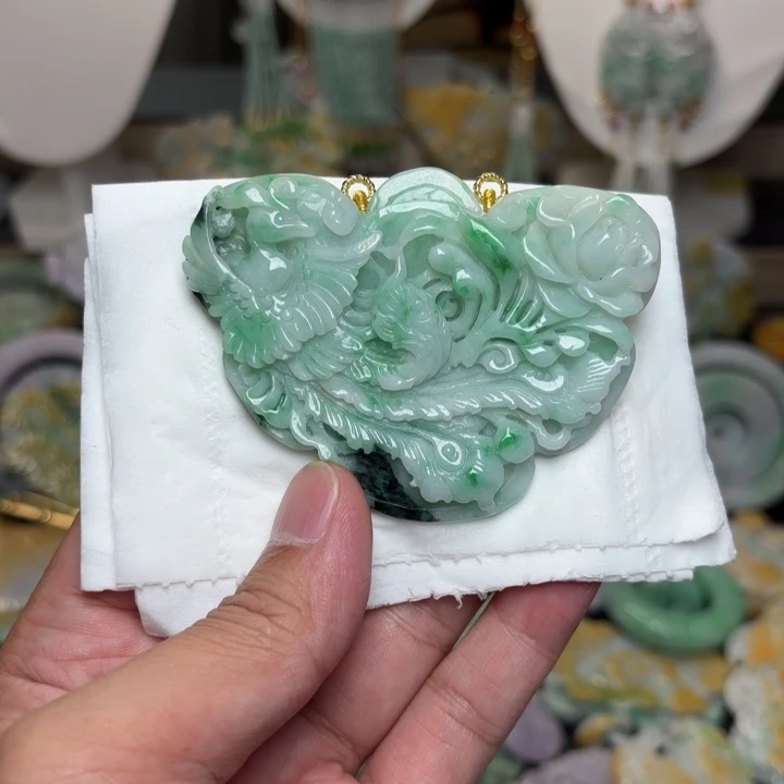 翡翠未镶嵌颈饰吊坠