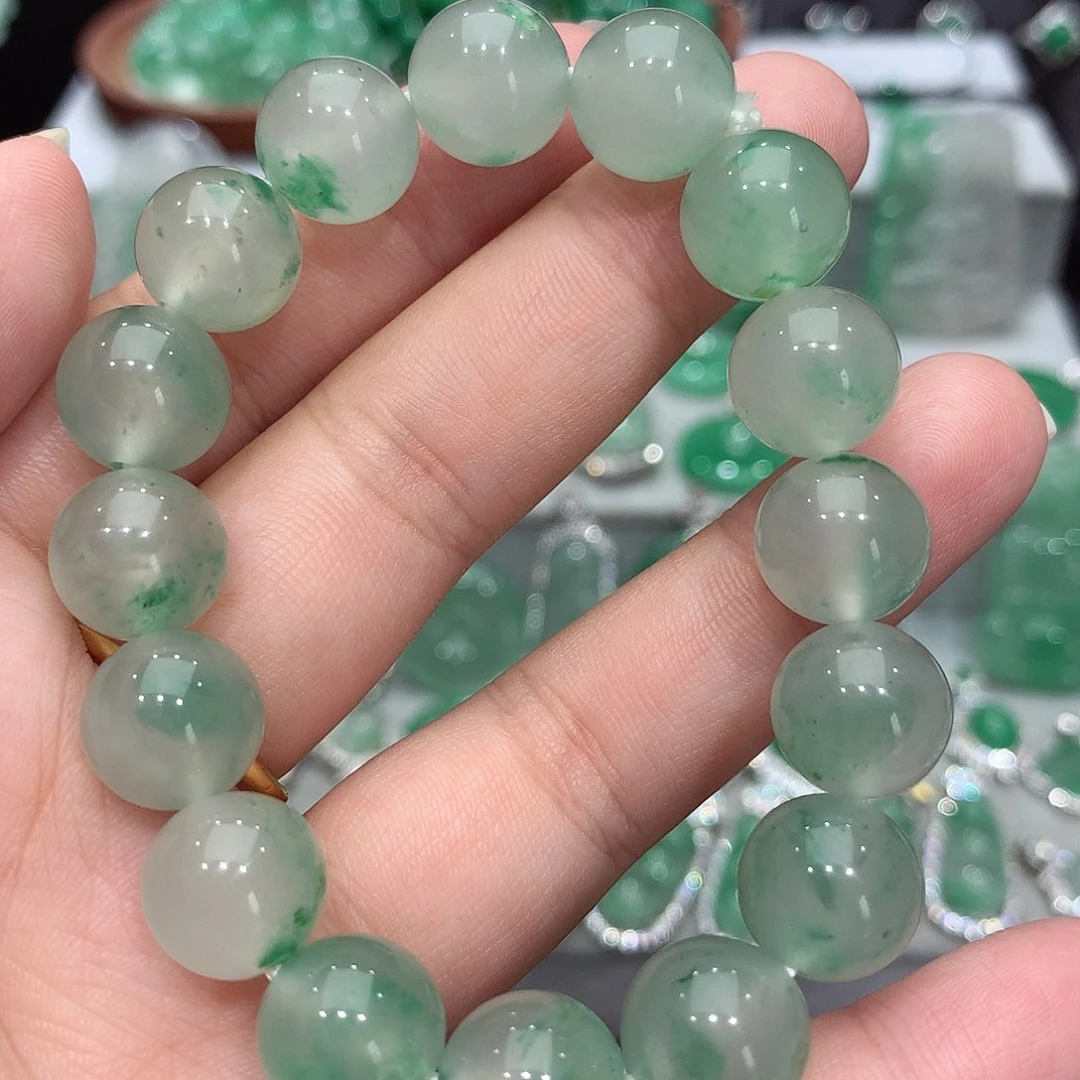 未镶嵌非洲翠石英质玉（非洲翠）