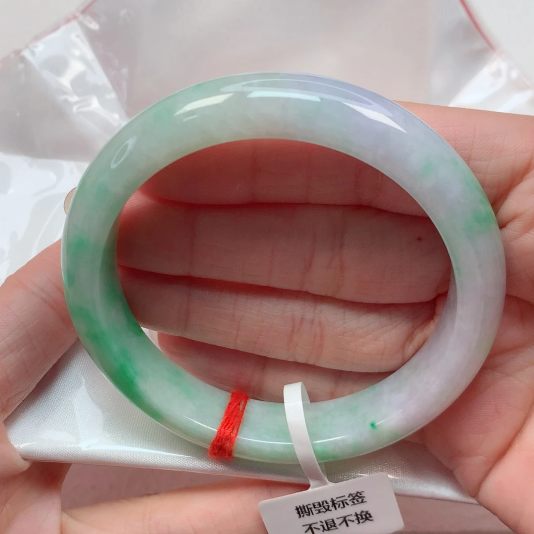 翡翠手镯未镶嵌57圈 半山水飘果绿