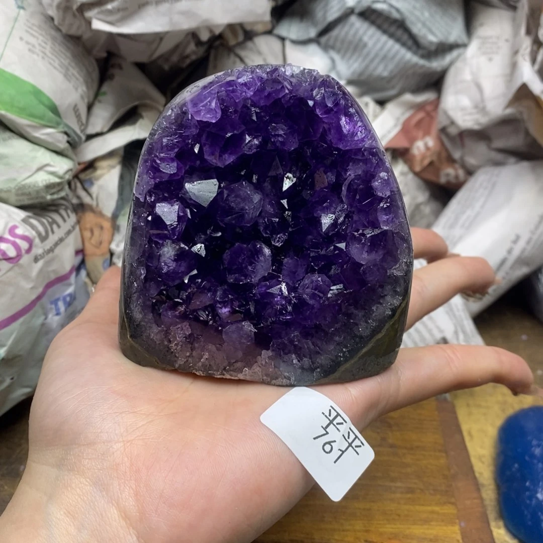 乌拉圭未镶嵌紫晶