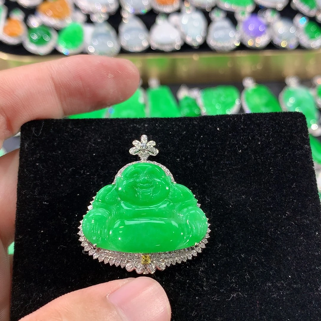 翡翠18K金镶嵌颈饰