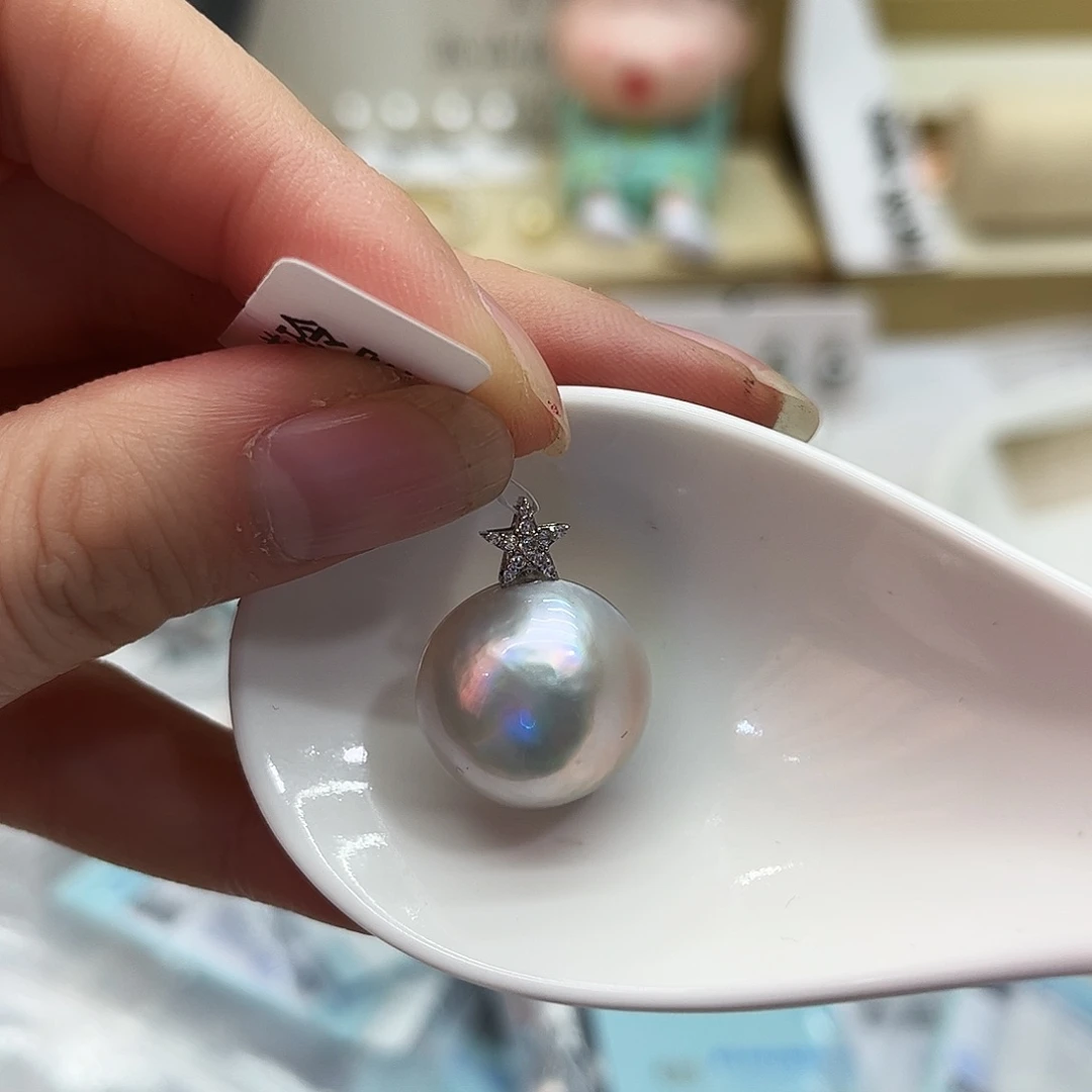 未镶嵌拼合珍珠（马贝珠）颈饰