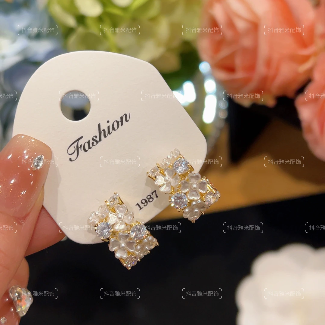铜合金锆石耳饰 【雅米】花团锦簇法式复古耳圈大气时尚气质轻奢