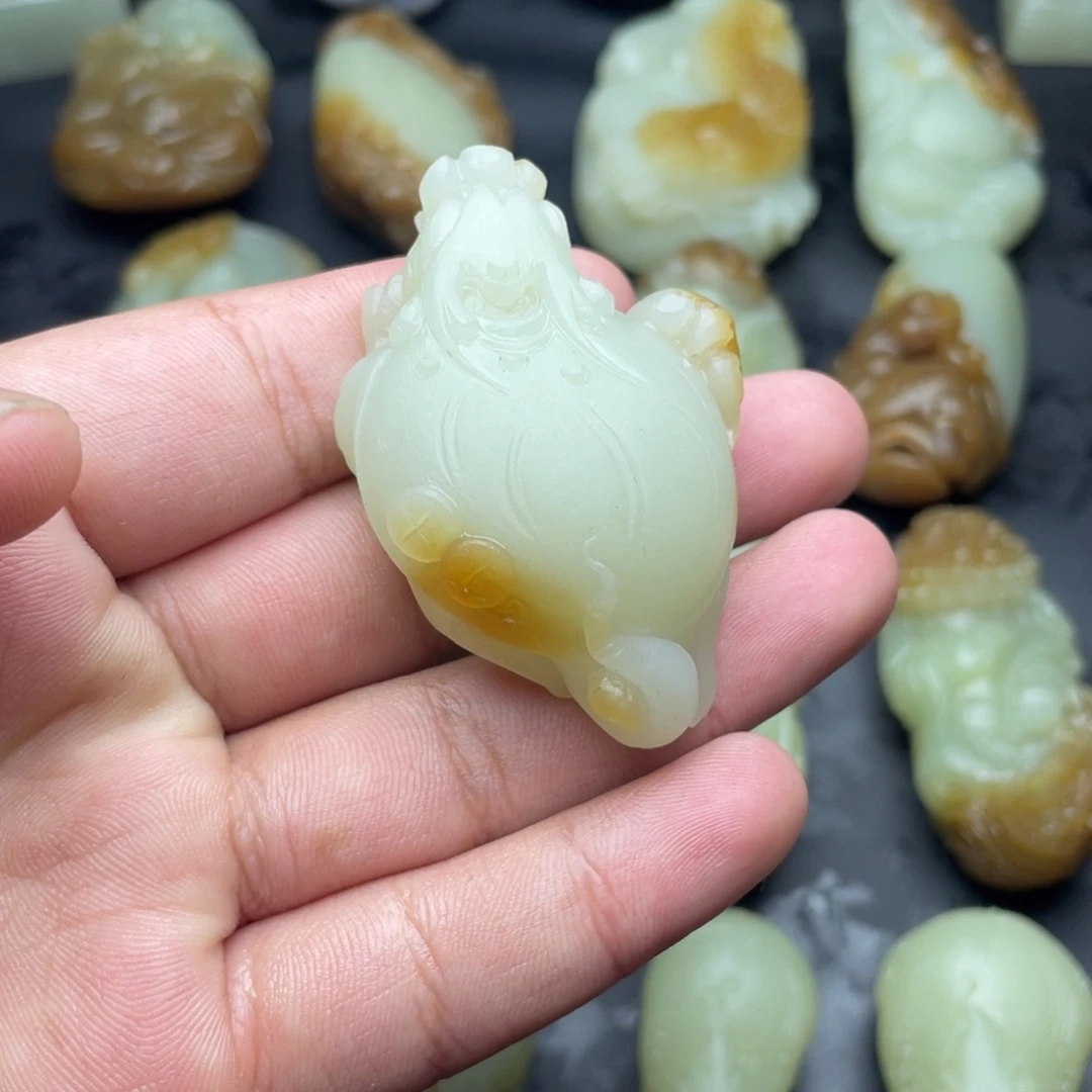 和田玉（糖玉）颈饰未镶嵌