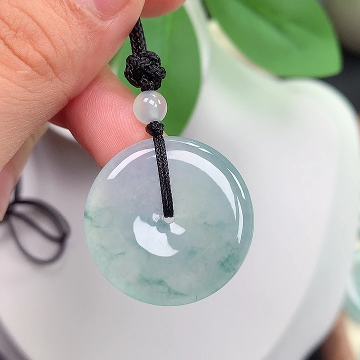 颈饰未镶嵌翡翠平安扣 25.7x4.6mm