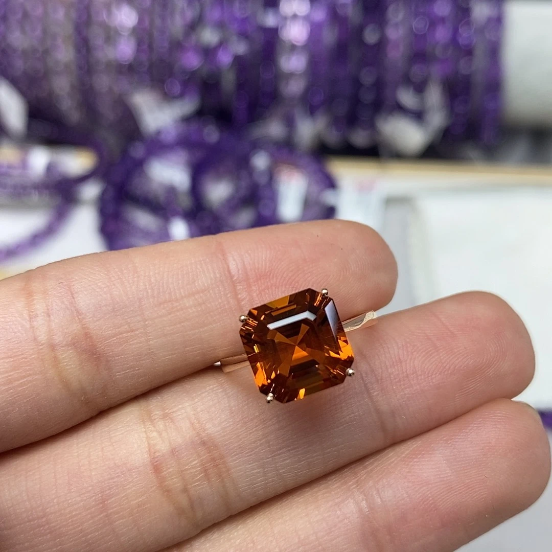 闭口戒指18K金镶嵌黄晶M****o