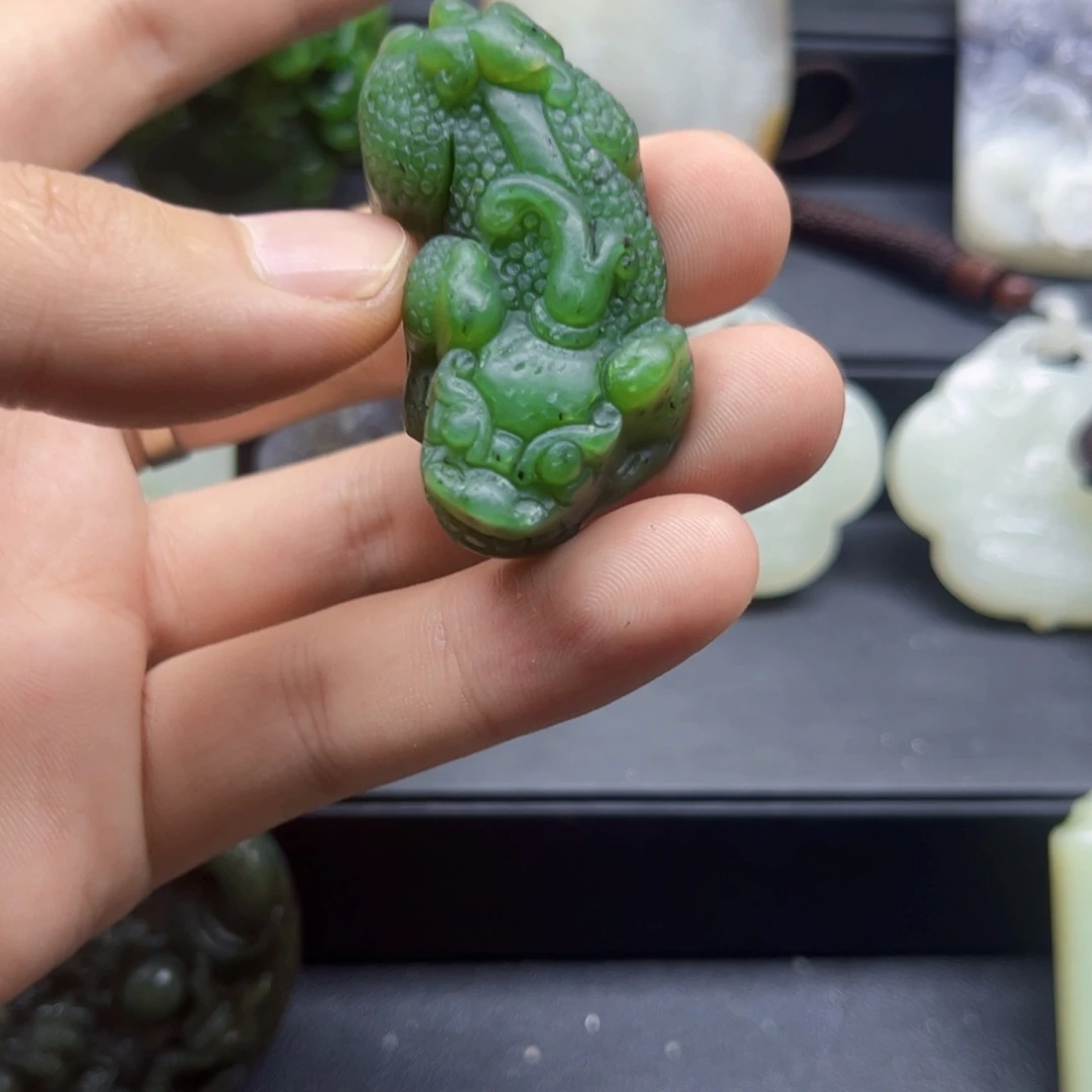 和田玉未镶嵌颈饰和田玉