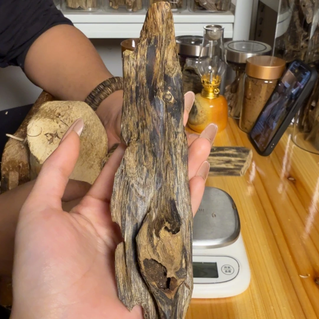 沉香白奇虫漏42克