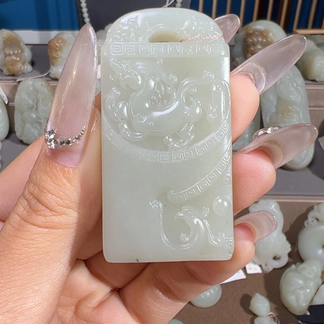 和田玉（糖玉）未镶嵌颈饰