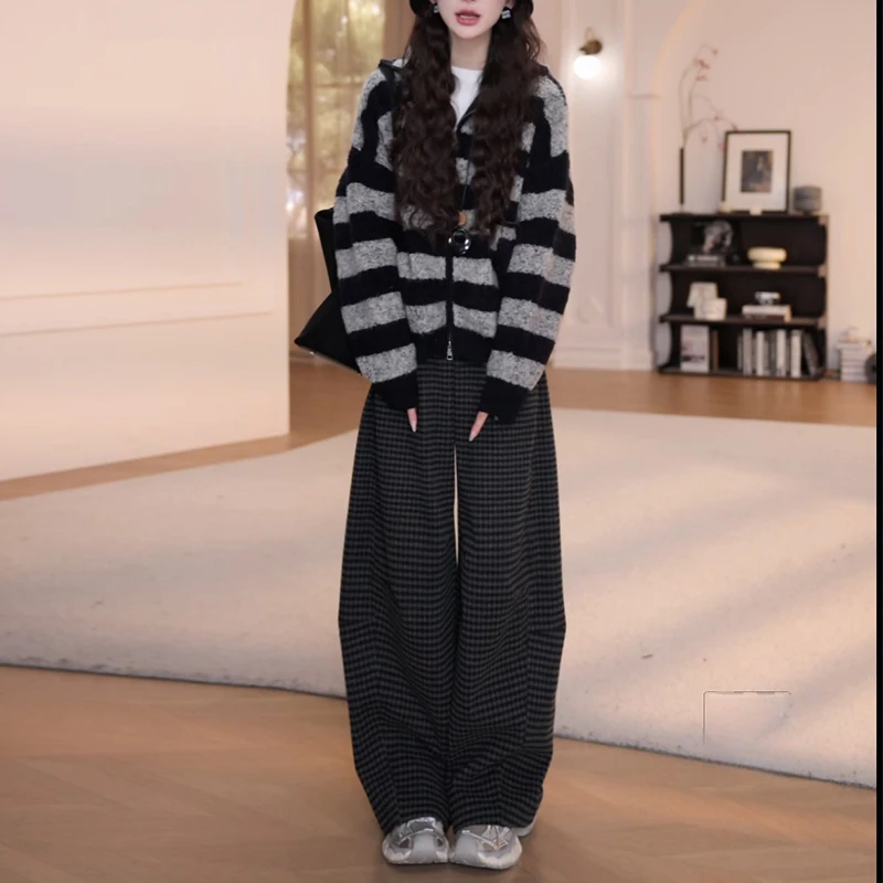 2025时尚休闲套装女秋冬毛衣连帽条纹拉链长袖外套休闲裤两件套