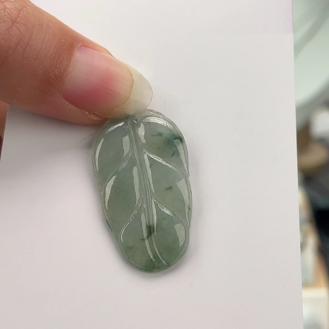 翡翠未镶嵌颈饰叶子