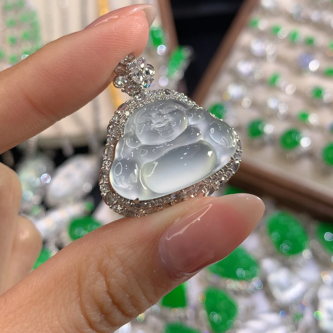 翡翠18K金镶嵌颈饰佛公