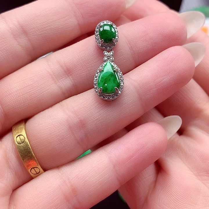 翡翠银S925镶嵌颈饰翡翠