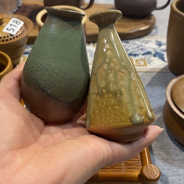 介意勿拍 小花瓶一对