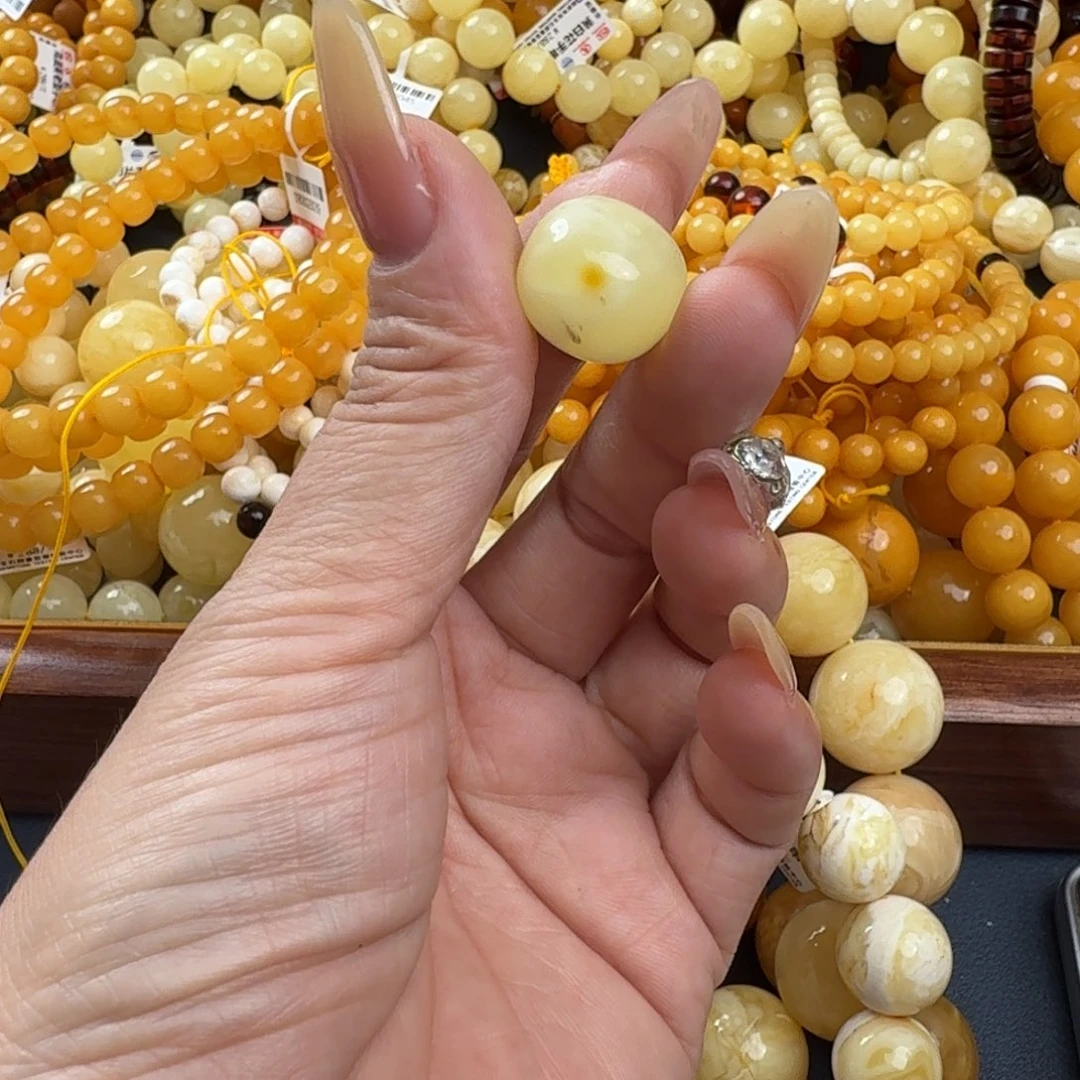 琥珀未镶嵌珠宝奇石