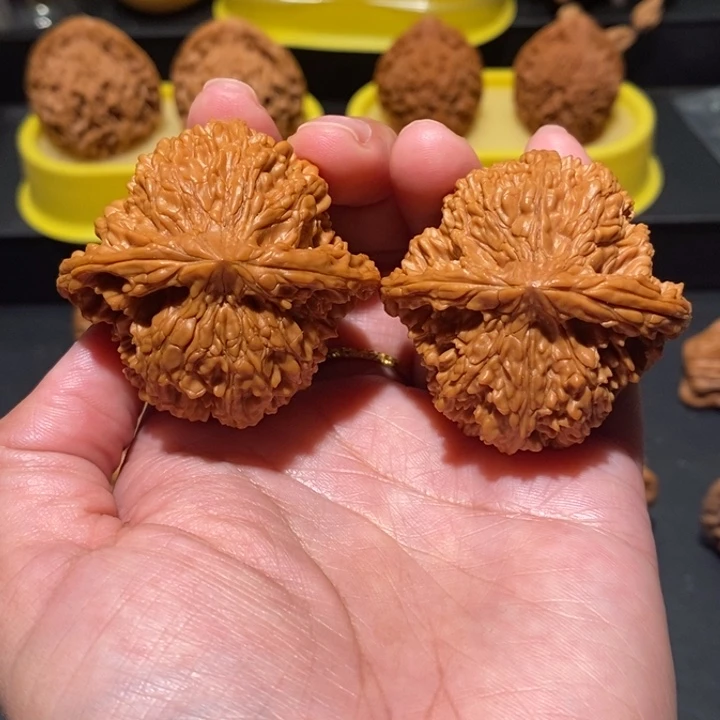 把件文玩核桃文玩核桃46尺满天星