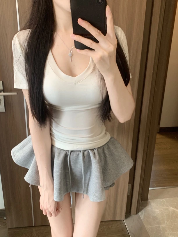 好版型小腰正肩T恤V领短袖女夏新款正肩T恤上衣