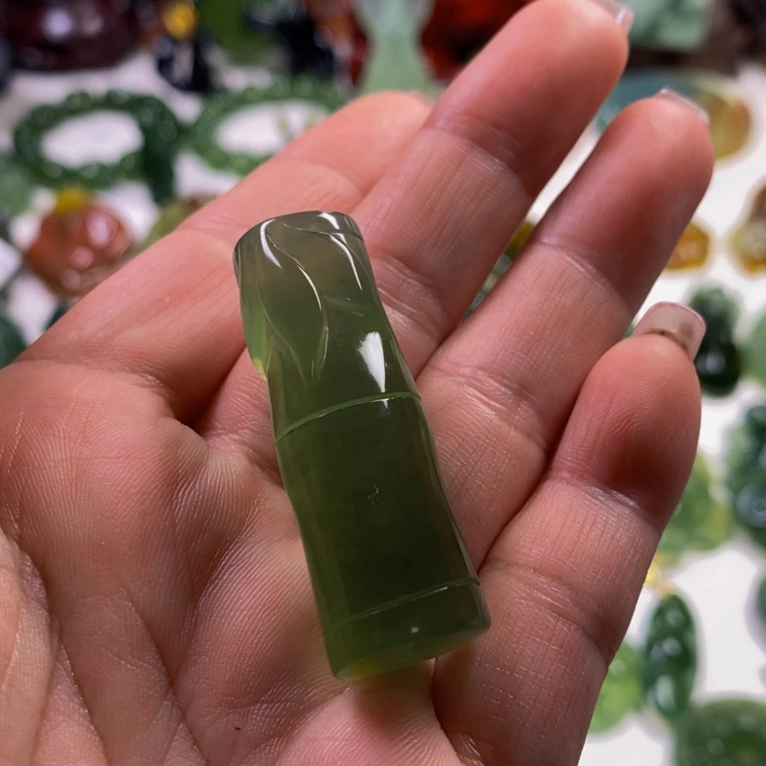 蛇纹石玉颈饰未镶嵌美****始