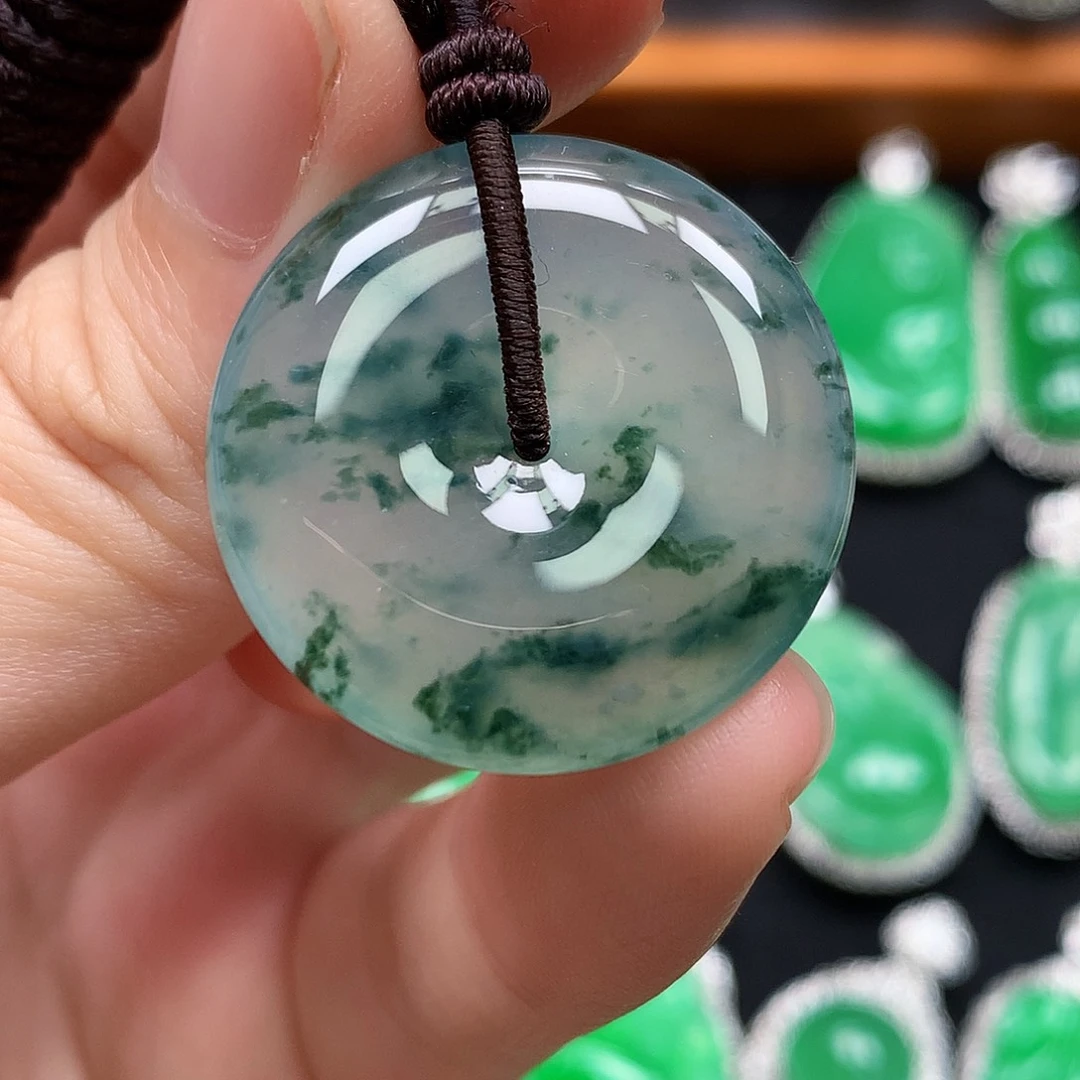 颈饰未镶嵌翡翠平安扣