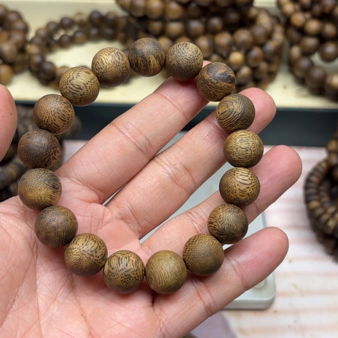 弹***第沉香手串卡1.3单圈14克