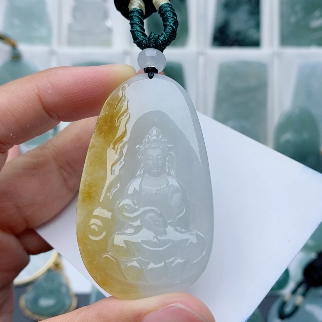翡翠未镶嵌颈饰观音