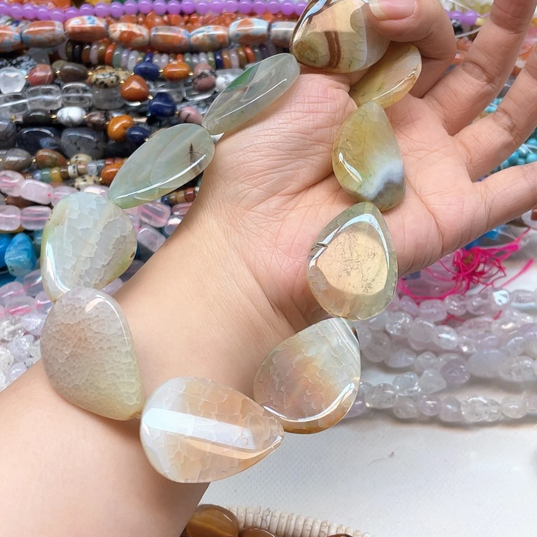 玛瑙/玉髓合金珠宝半成品竹叶龙纹玛瑙水滴牌子卡28一条