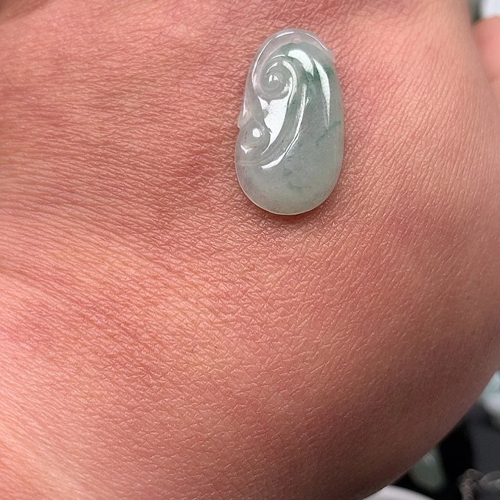 翡翠未镶嵌颈饰翡翠首饰