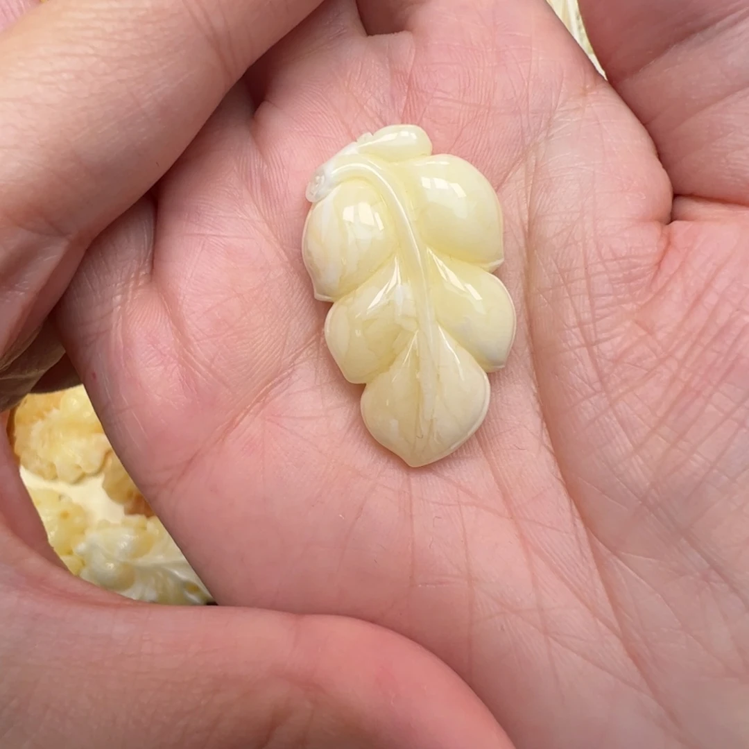 琥珀未镶嵌裸石蜜蜡