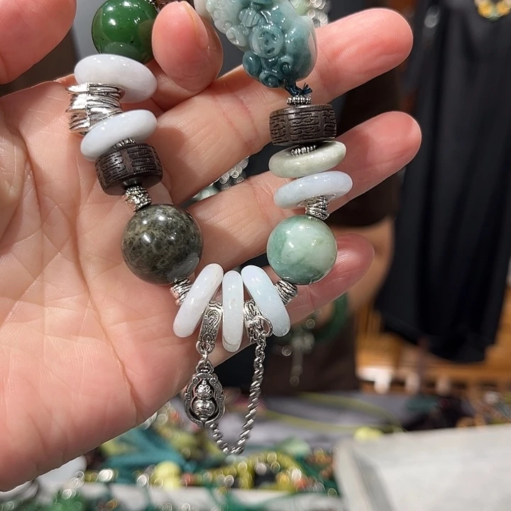 颈饰未镶嵌和田玉