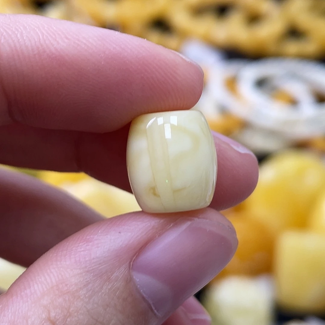 蜜蜡未镶嵌珠宝奇石11.1*12mm奶白浓蜡 桶珠 瑕