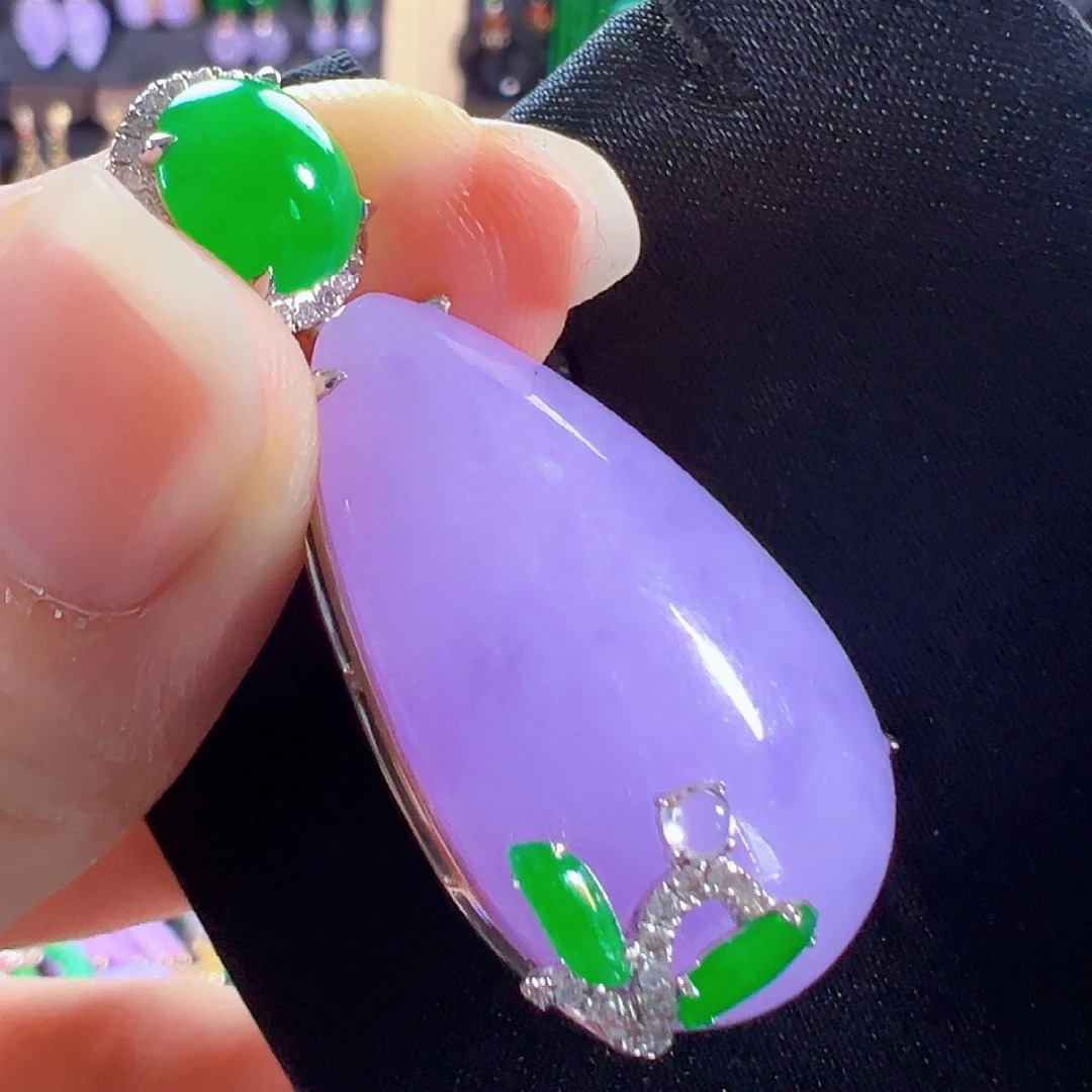 翡翠18K金镶嵌颈饰签收后24小时鉴赏期