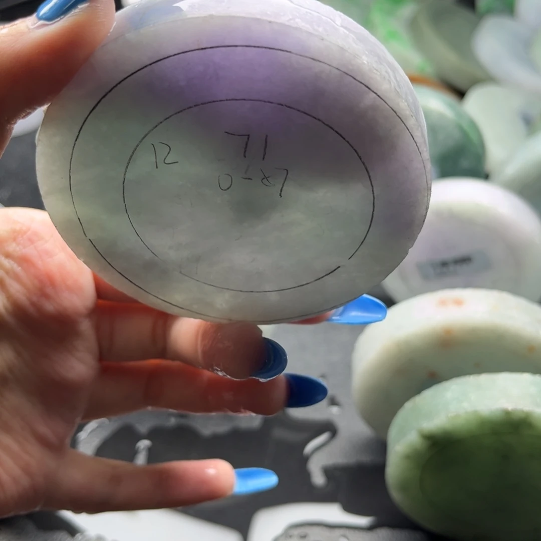 定制翡翠未镶嵌蓝底额居世界