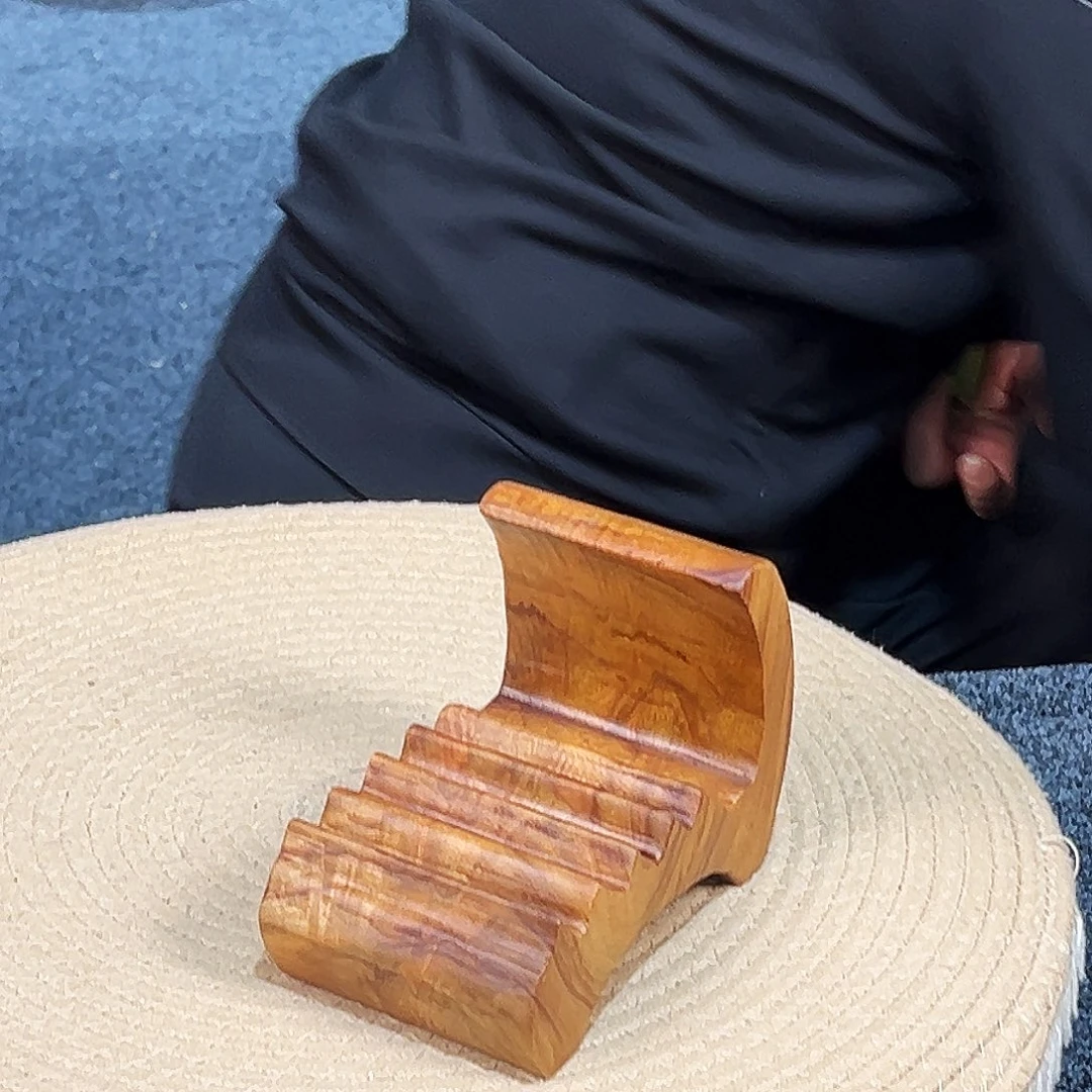 6 号香樟木尺寸：15-9-11cm